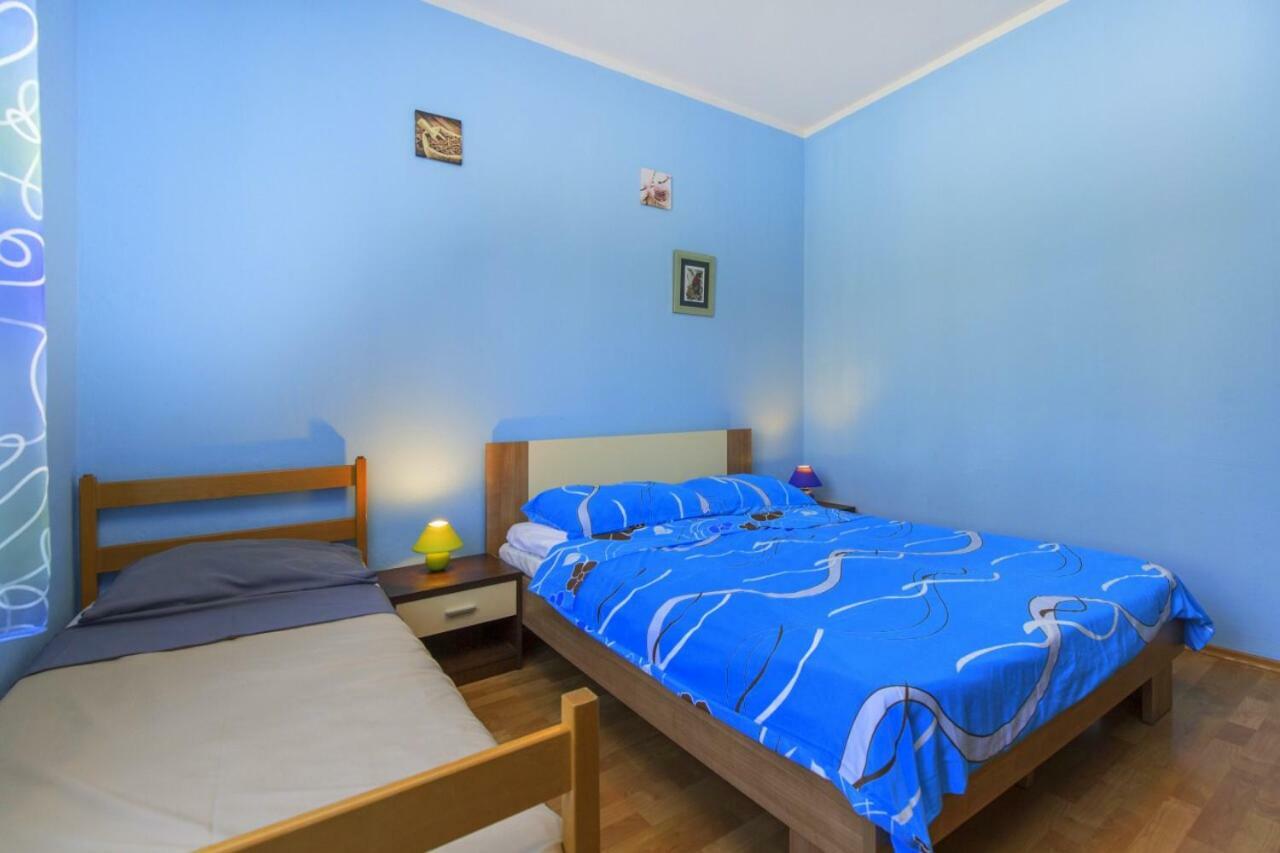 Apartment Amber Koromacno Luaran gambar