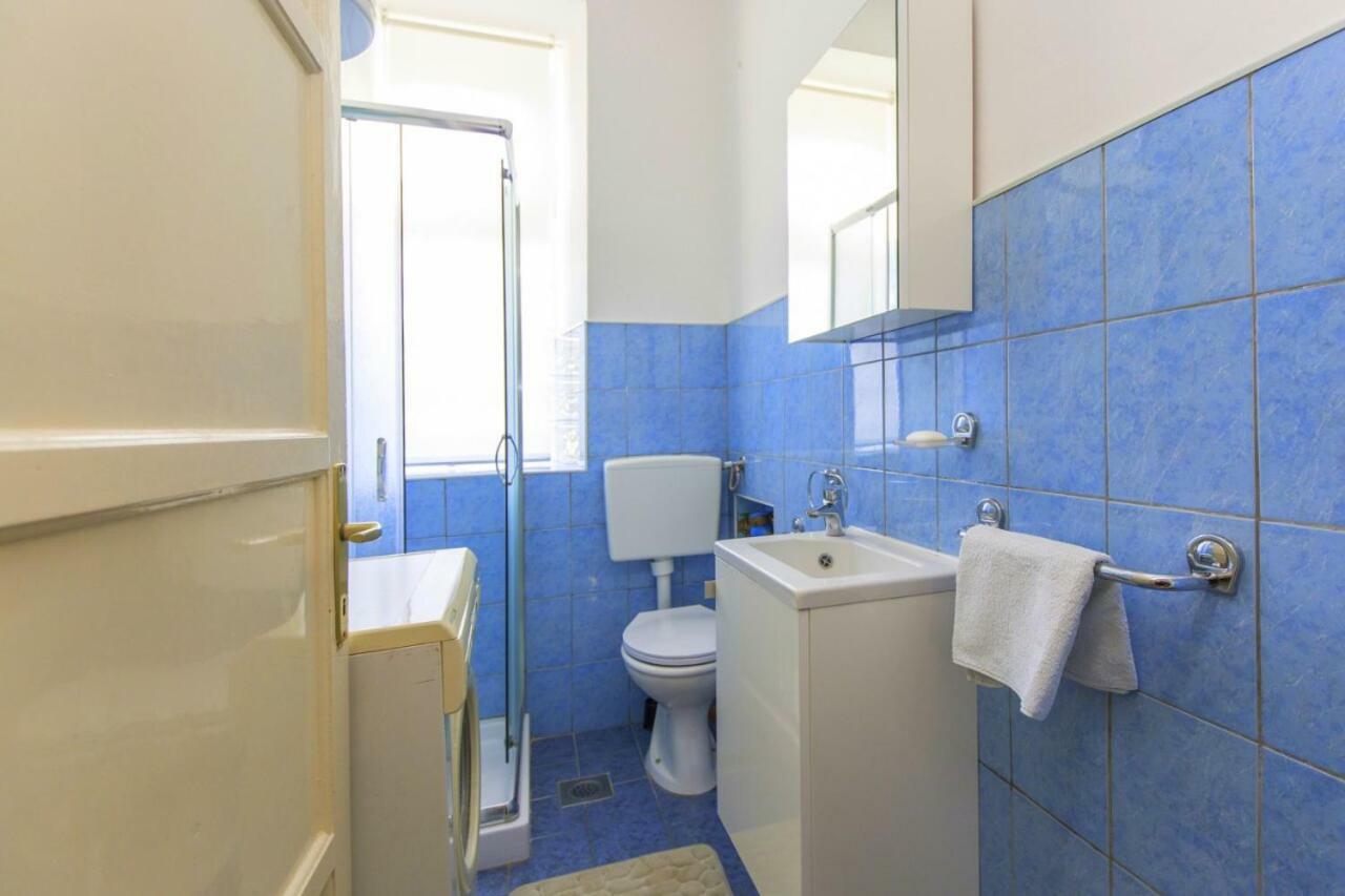 Apartment Amber Koromacno Luaran gambar