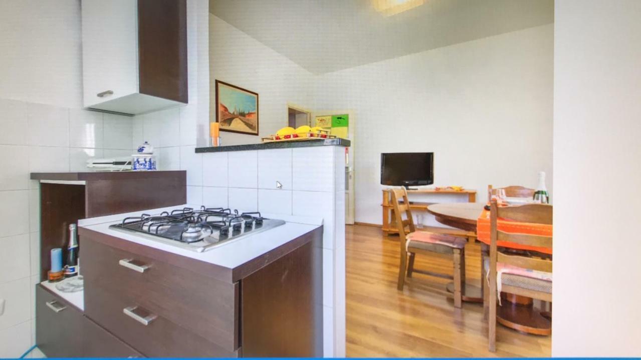 Apartment Amber Koromacno Luaran gambar